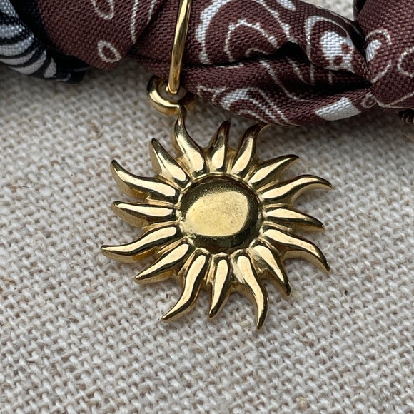 Boho Bandana Choker Necklace Gold Charms Sun Sacred Heart Cat's Pendant NWT 🌟 - Picture 8 of 15